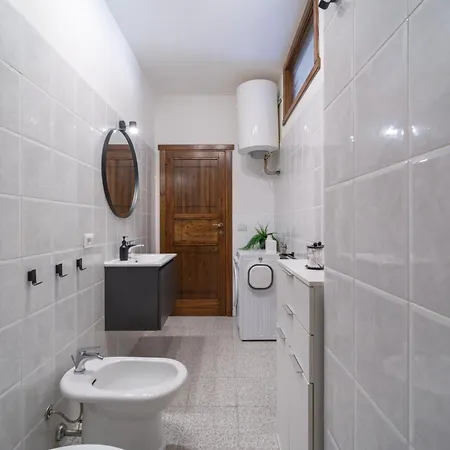 Manzoni 137 Apartman *